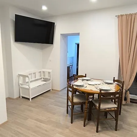 Apartment Ema