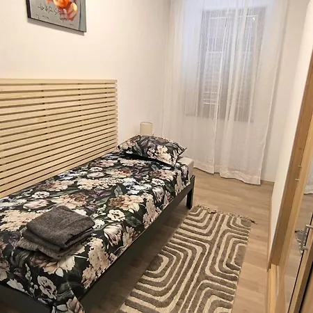 Ema Apartment